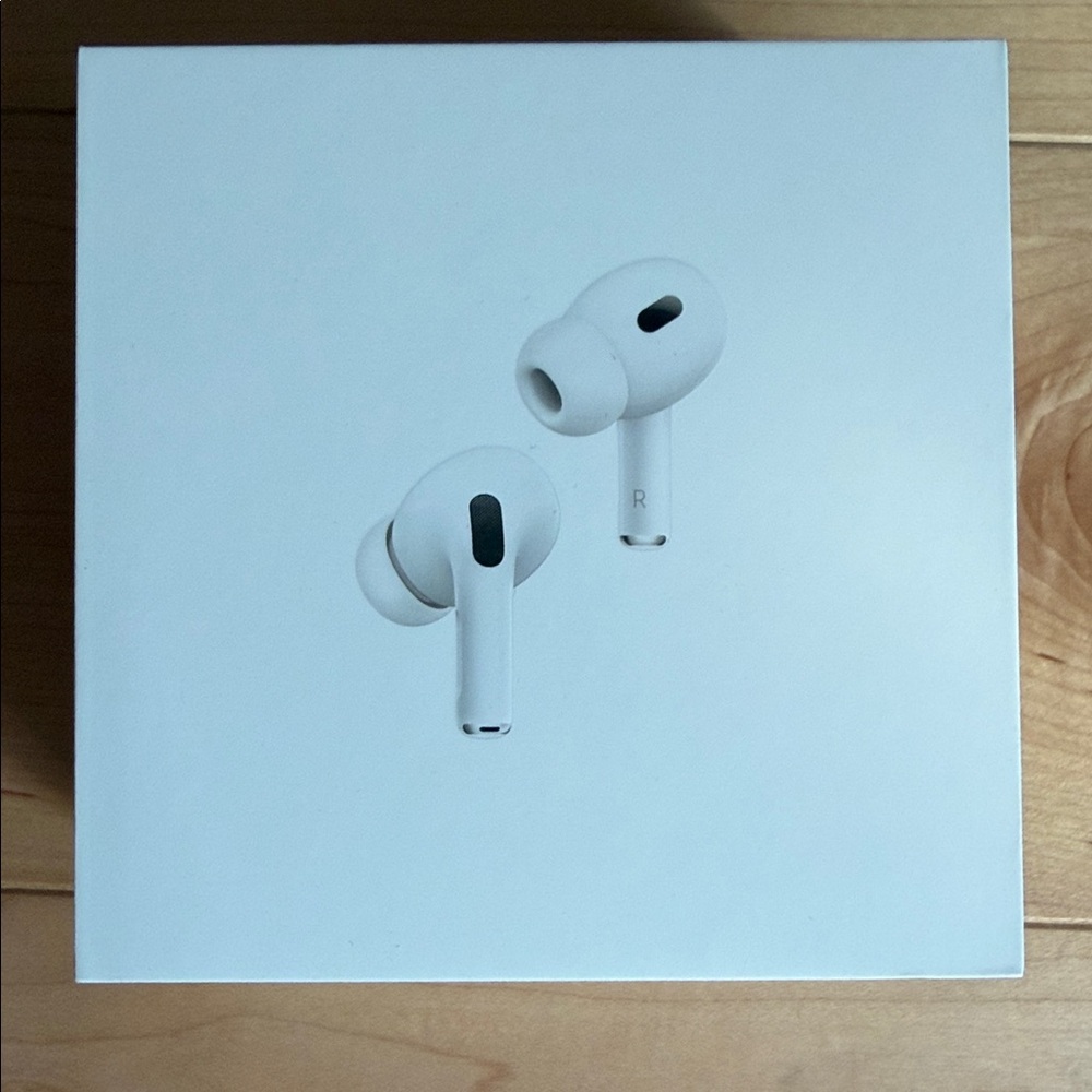 Apple AirPods Pro 2nd Generation with MagSafe Wireless Charging Case (USB‑C)